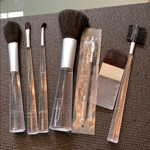 Set of 7 Makeup Brushes w/Bag AVON